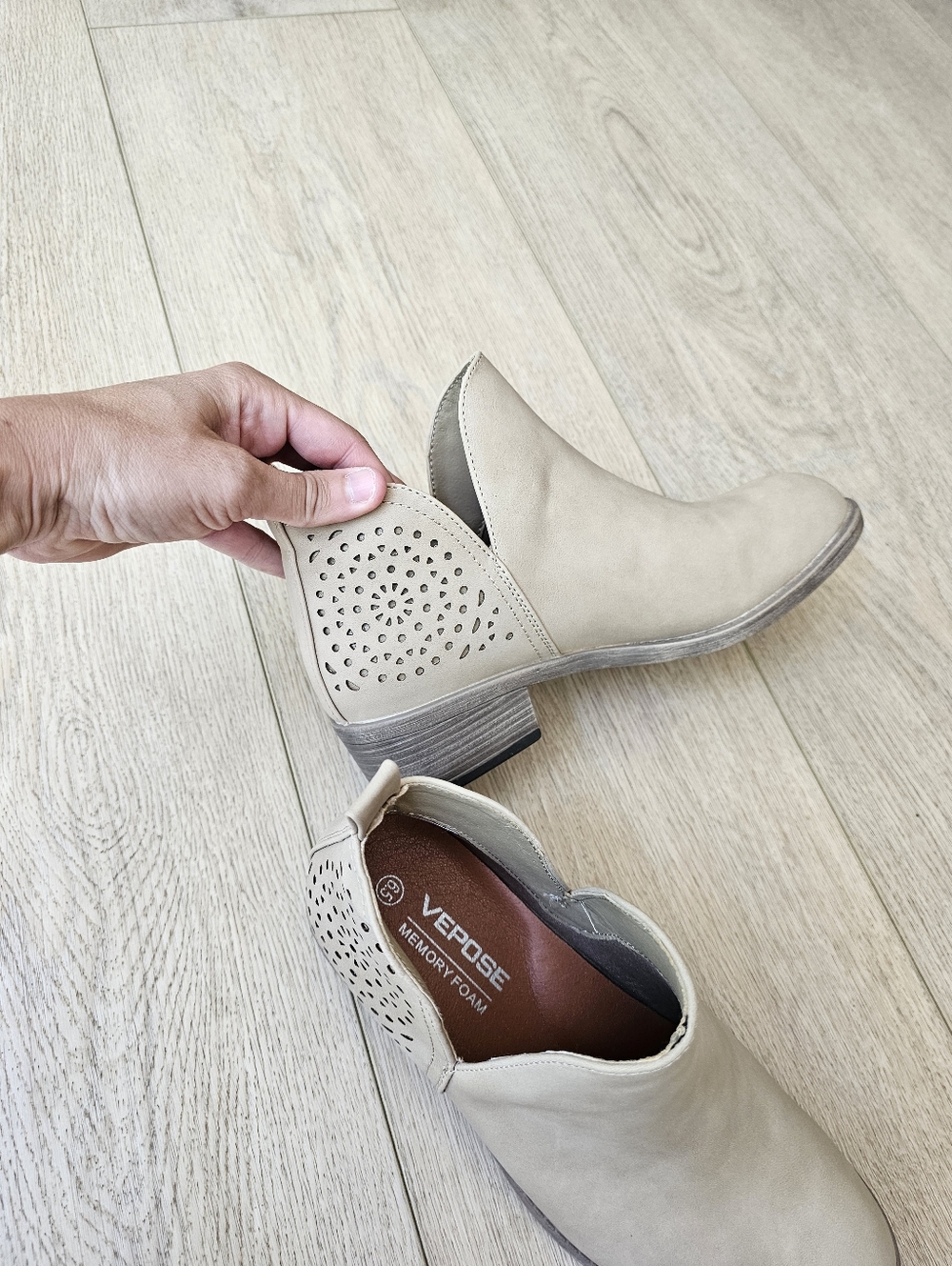Vepose Perforated Light Tan Chunky Cutout Ankle Slip On Booties - Picture 6 of 9